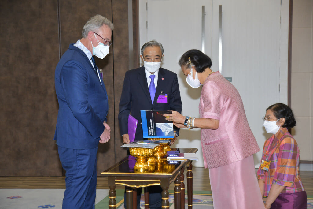 Royal visit strengthens WIPAC and IceCube’s partnership with Thailand